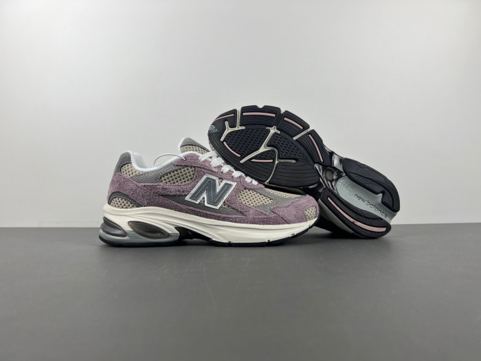 New Balance 2002R 