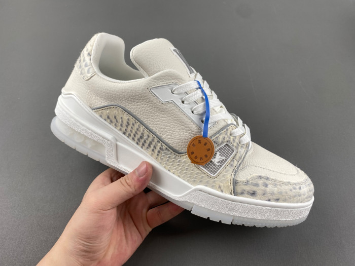 LV TRAINER SNEAKER LV-000558