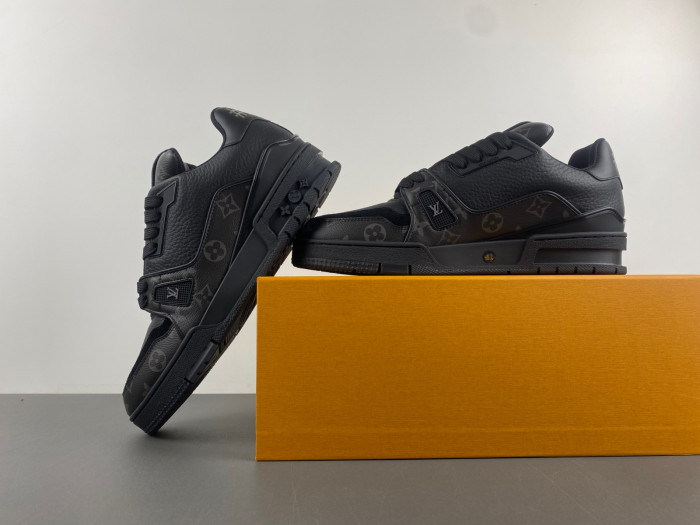 LV TRAINER SNEAKER LVT-000616