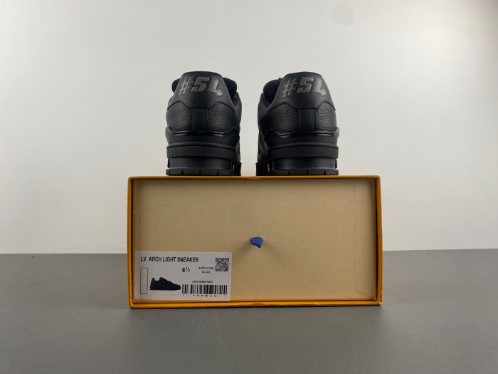 LV TRAINER SNEAKER LVT-000616