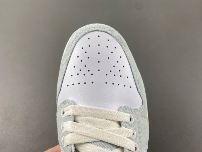 Air Jordan 1 Low SE 
