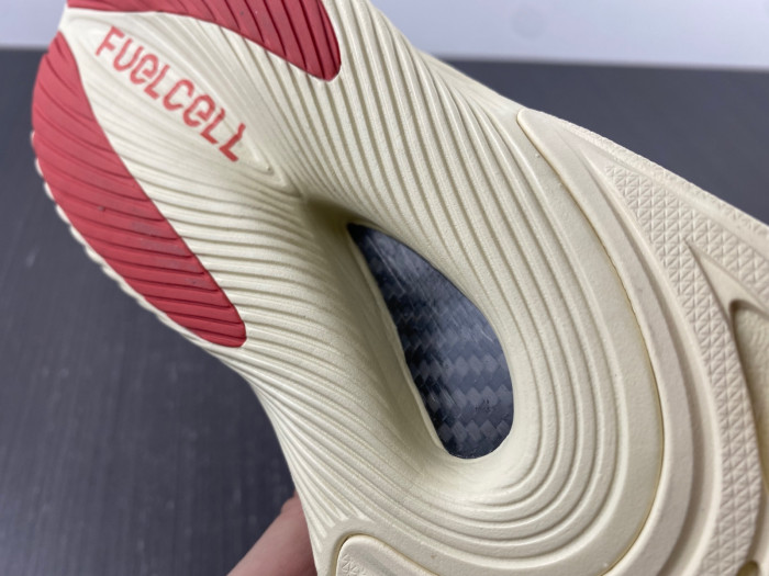 NEW BALANCE SNEAKER NB037