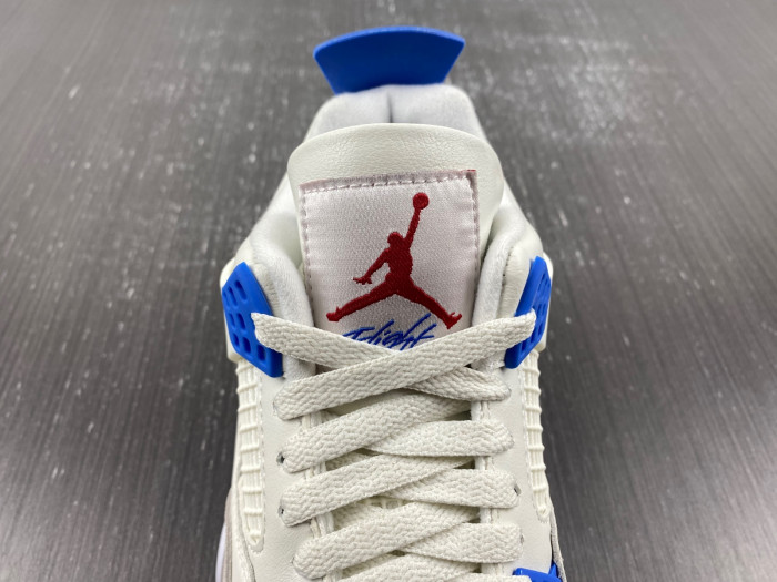 Nike SB x Air Jordan 4 “Sapphire”
