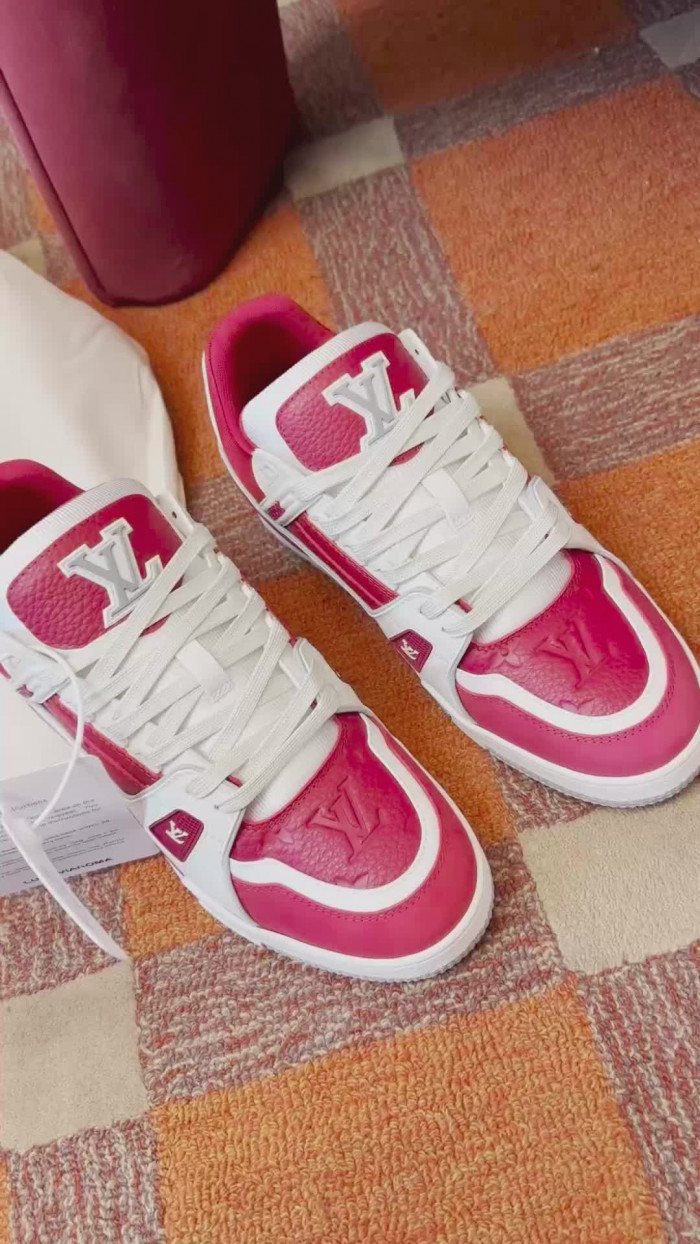 LV TRAINER SNEAKER LV-000608