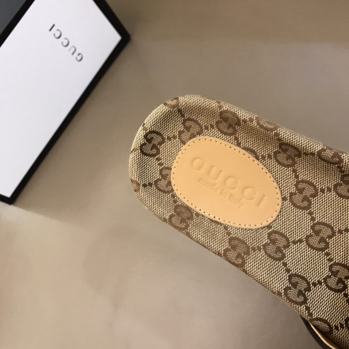 G*u*i* sandal 210