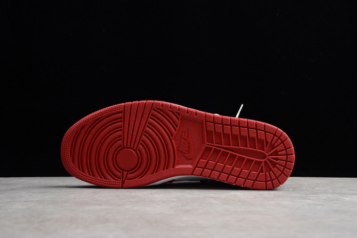 Air Jordan 1 Retro High OG Chicago Red 555088-101