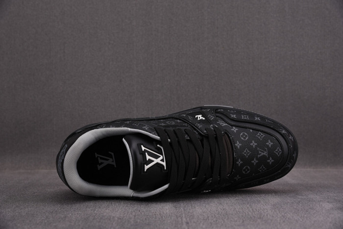 LV SNEAKER LV-000146