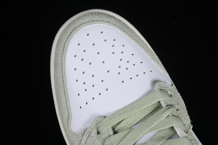 AIR JORDAN 1 LOW "LIGHT GREEN" FN5214-131