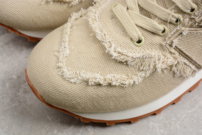 NEW BALANCE SNEAKER 011