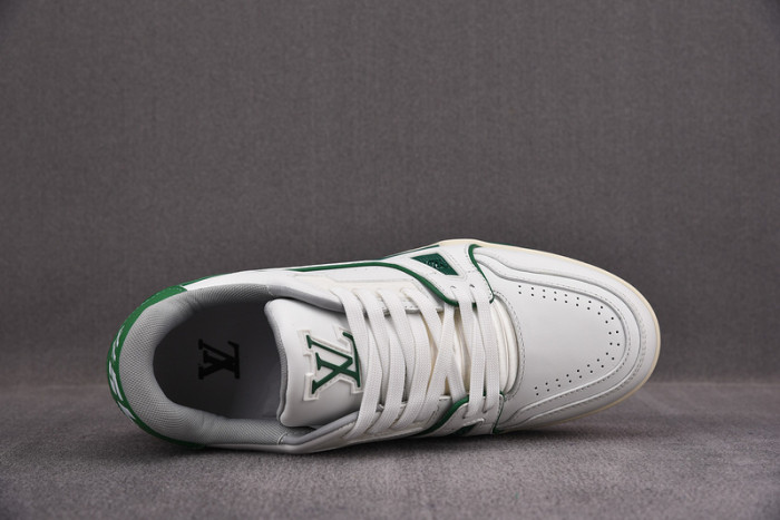 LV SNEAKER LV-000132