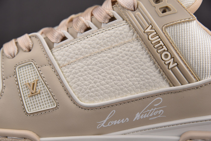 LV TRAINER SNEAKER LV-000587