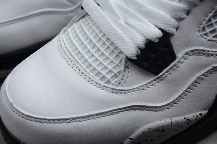 Air Jordan 4 OG “White Cement” 840606-192