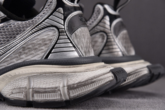 TRIPLES TRAINER SNEAKERS 2000091