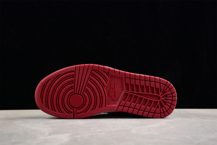 Air Jordan 1 High OG “Team Red” DZ5485-160