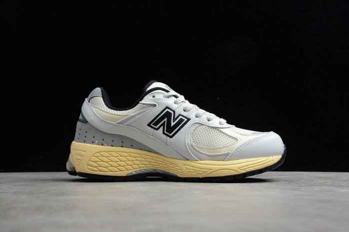 NEW BALANCE SNEAKER 003