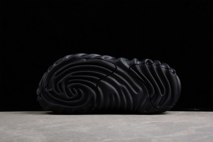 Cr*0*s x salehe bembury c00007