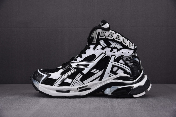 RUNNER SNEAKER RS040