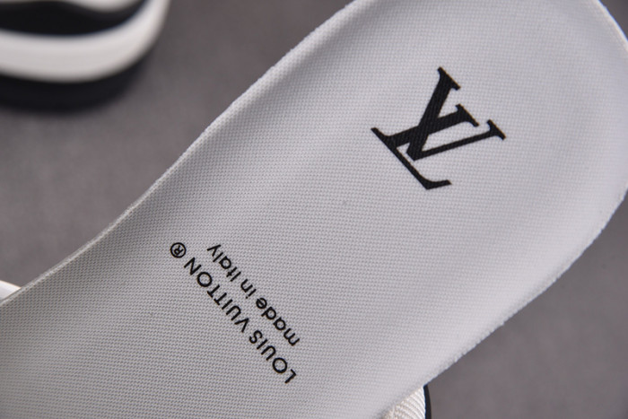 LV SNEAKER LV-000099