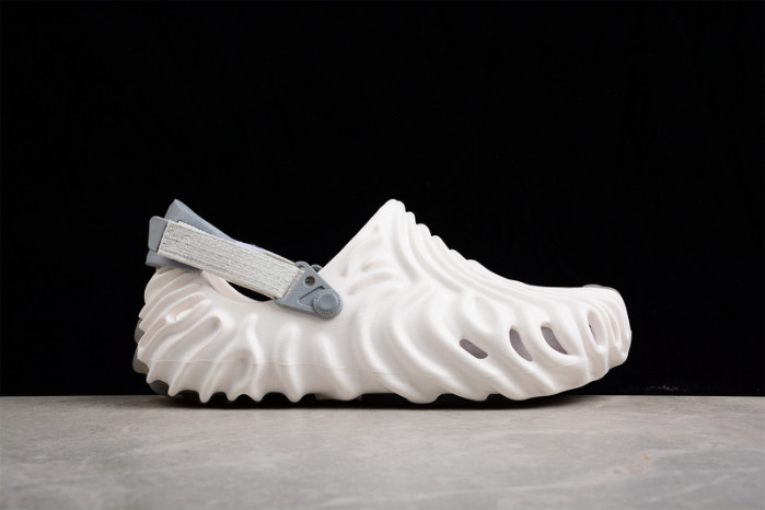 Cr*0*s x salehe bembury c00005