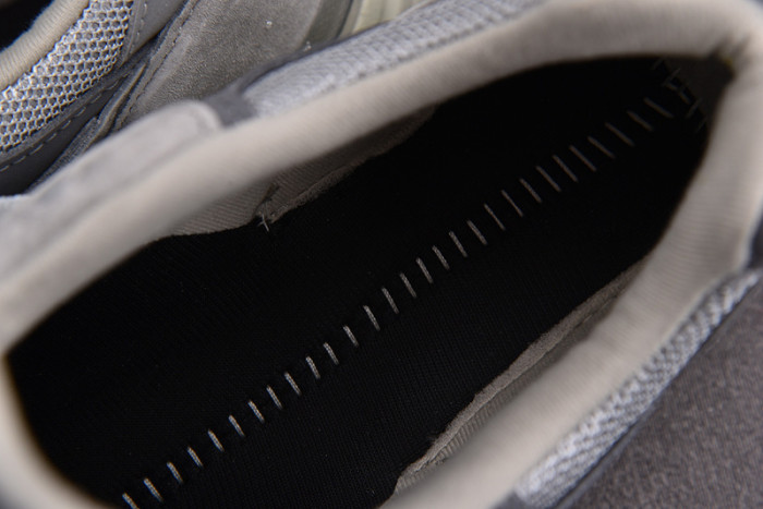 NEW BALANCE SNEAKER NB070