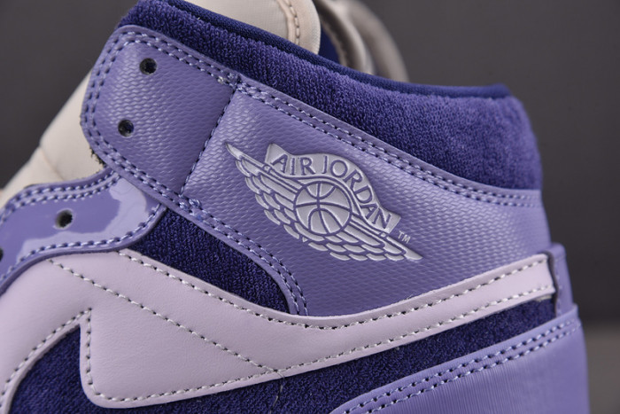 Air Jordan 1 Mid SE 
