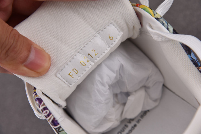 LV TRAINER SNEAKER LV-000593