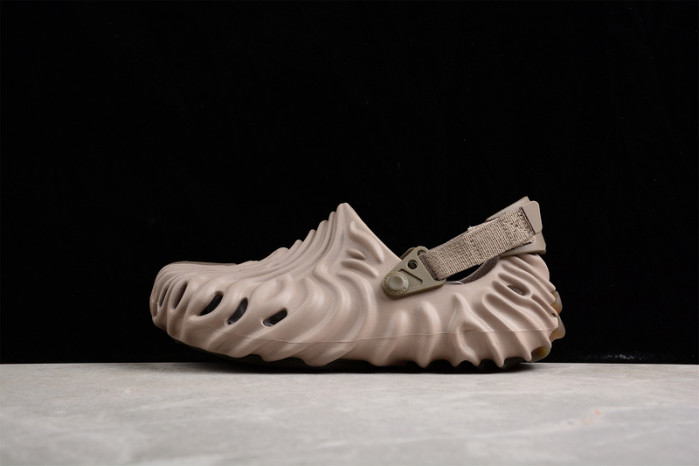 Cr*0*s x salehe bembury c00004