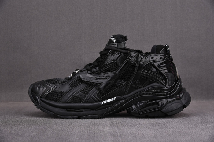 RUNNER SNEAKER RS020