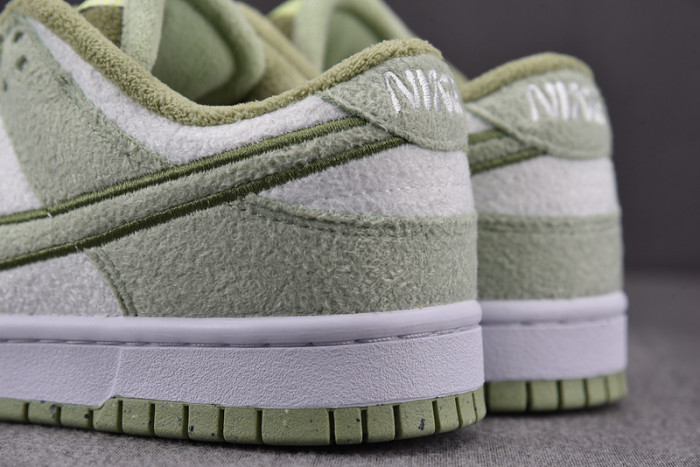 Nike Dunk Low SE Fleece Pack Honeydew (W) DQ7579-300