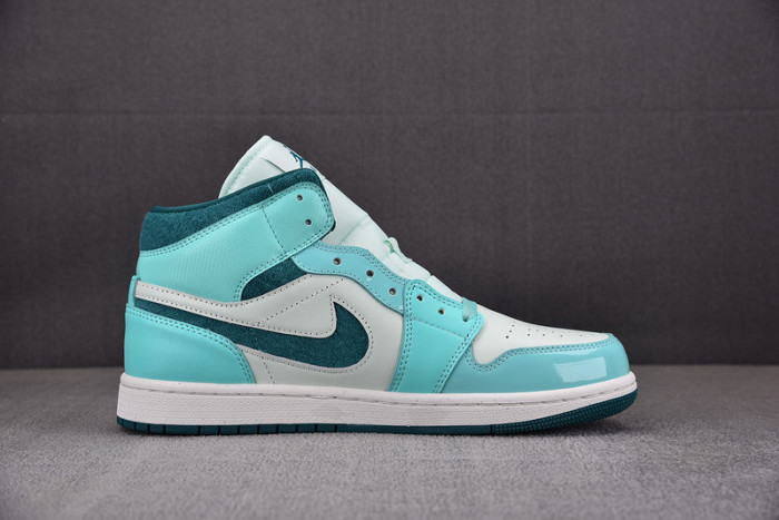 Air Jordan 1 Mid SE 