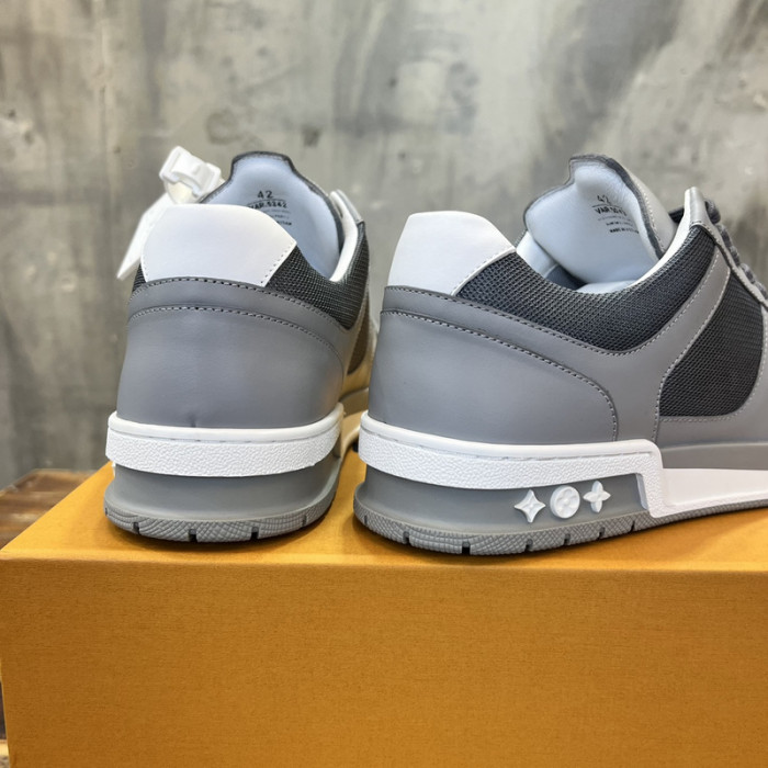 LV SNEAKER LV-000538