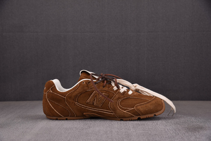 NEW BALANCE x Miu Miu 530 SL 