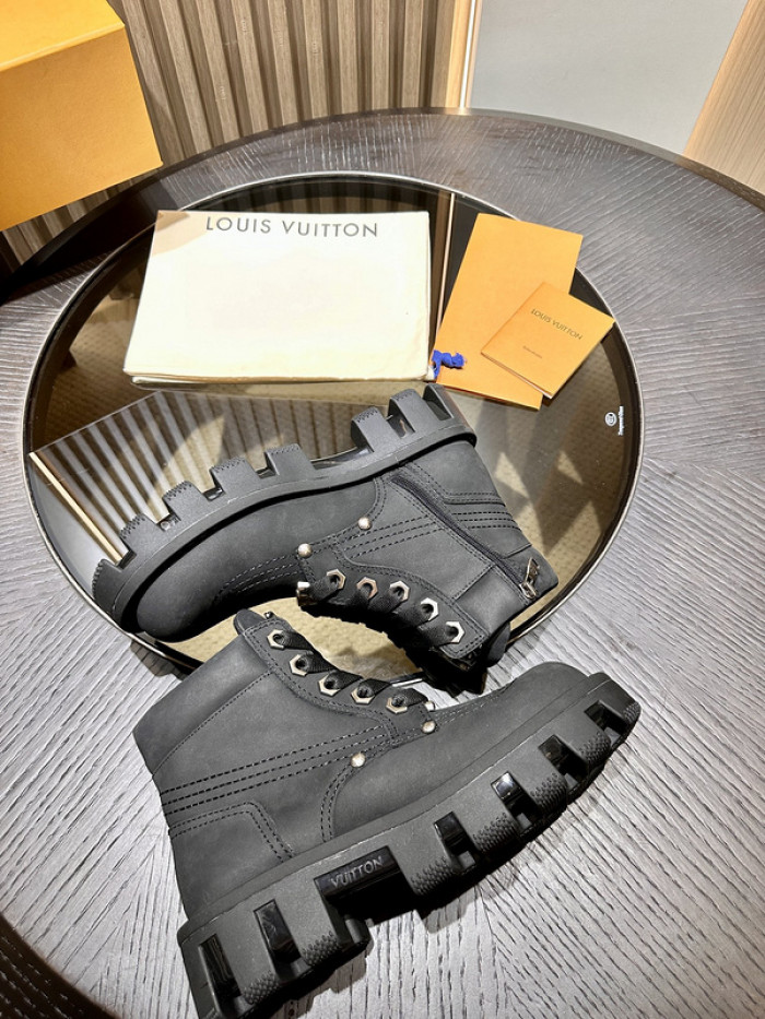 LV BOOTS L000027