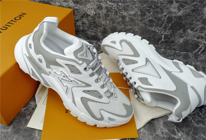 LV SNEAKER LV-000266