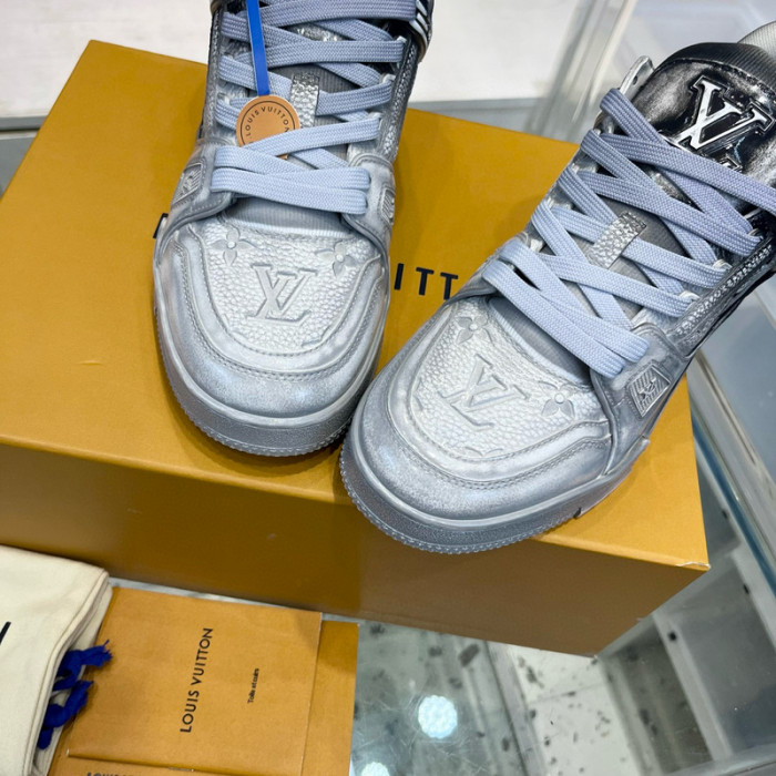 LV SNEAKER LV-000475