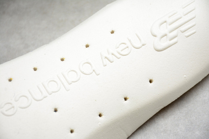 NEW BALANCE SNEAKER 005