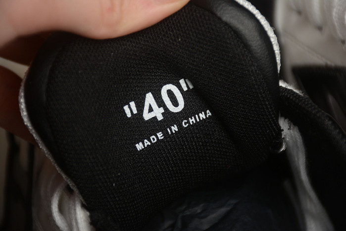 OFW SNEAKER