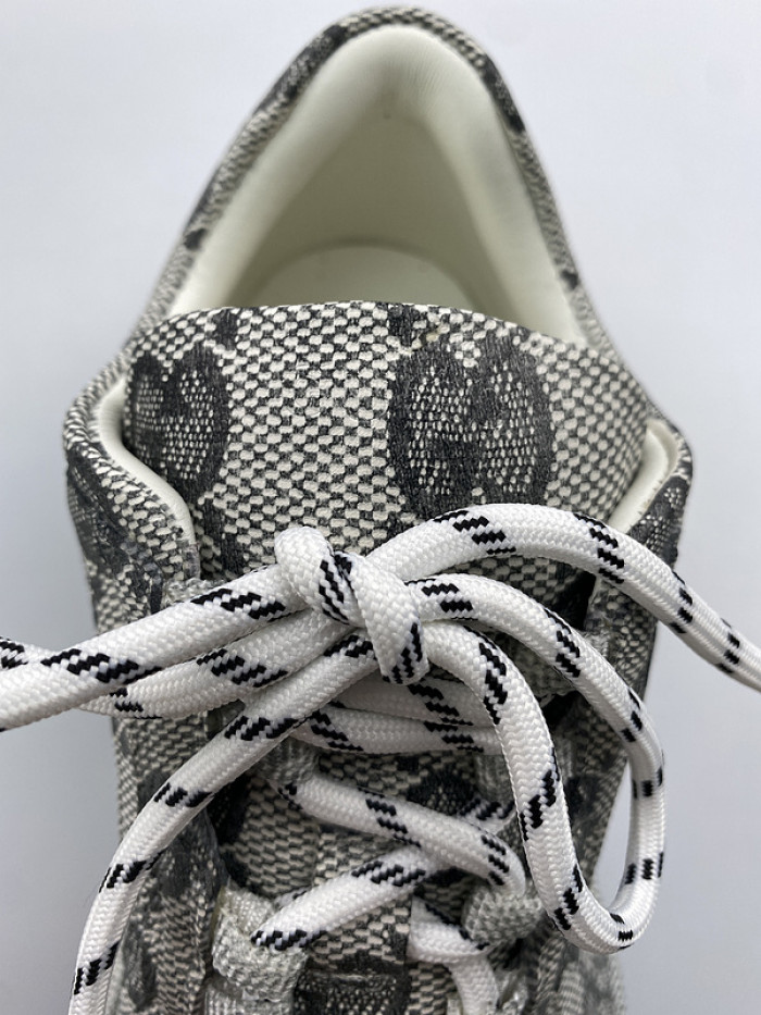 G*u*i* trainer sneaker132