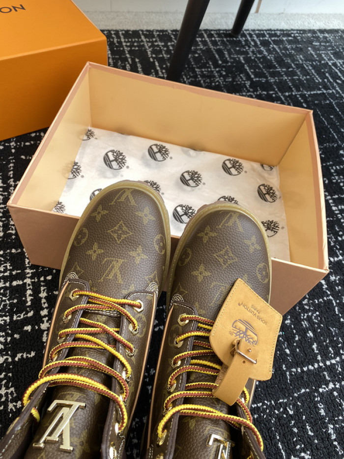 LV BOOTS L000014