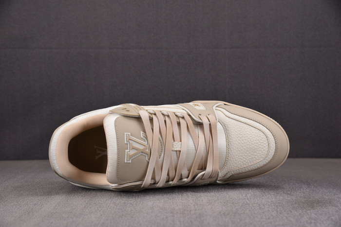 LV TRAINER SNEAKER LV-000587