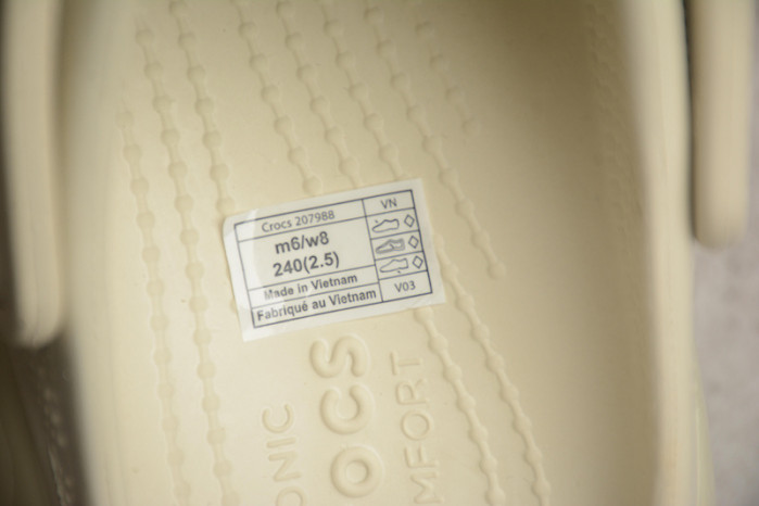 Cr*0*s x salehe bembury c00025