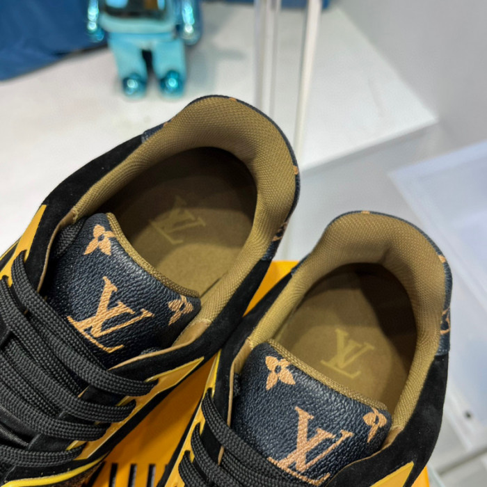 LV SNEAKER LV-000350