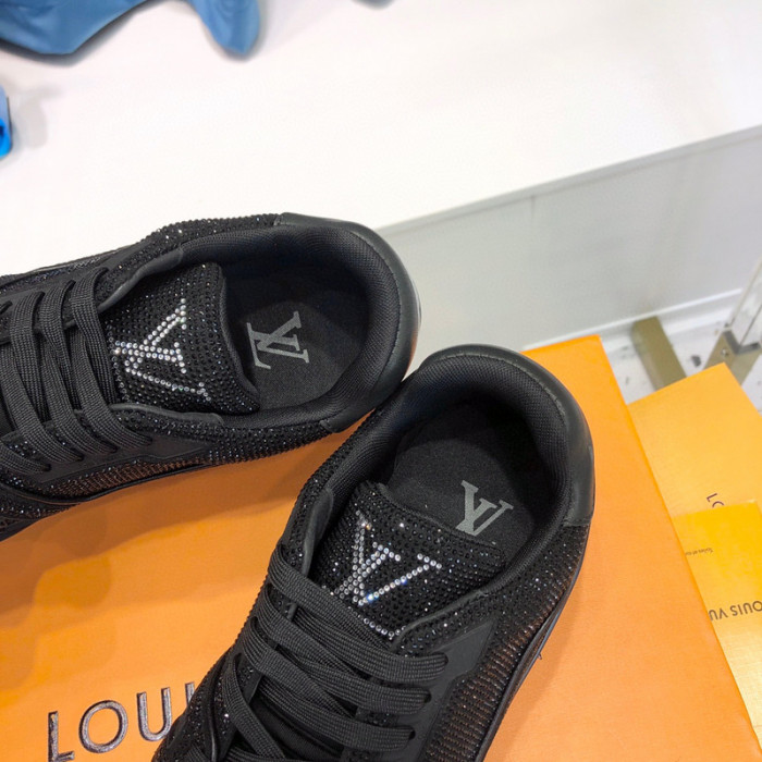 LV SNEAKER LV-000367