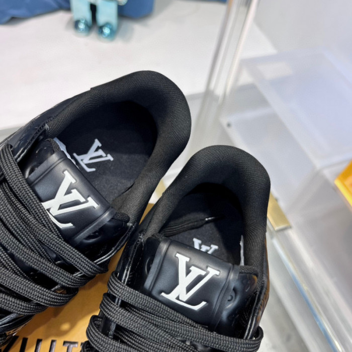 LV SNEAKER LV-000388
