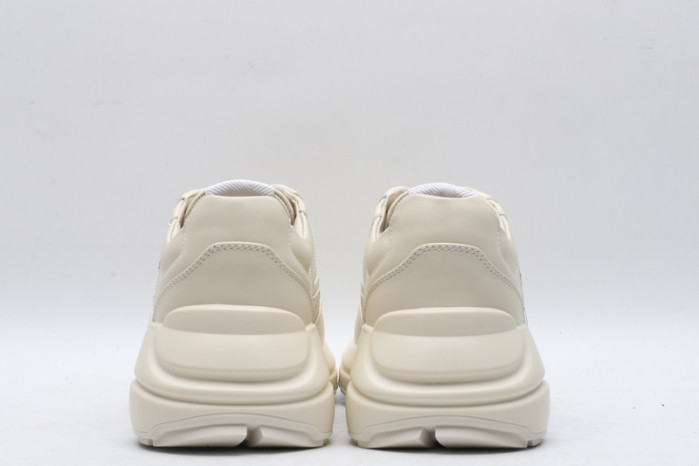 G*u*i* trainer sneaker42