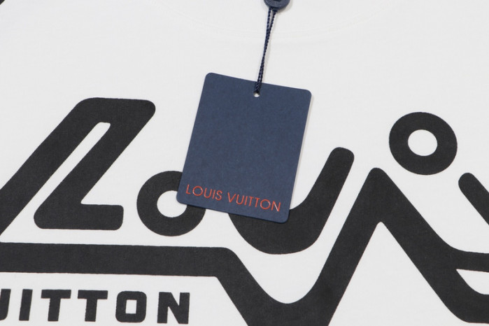 LV CLOTHES V00060