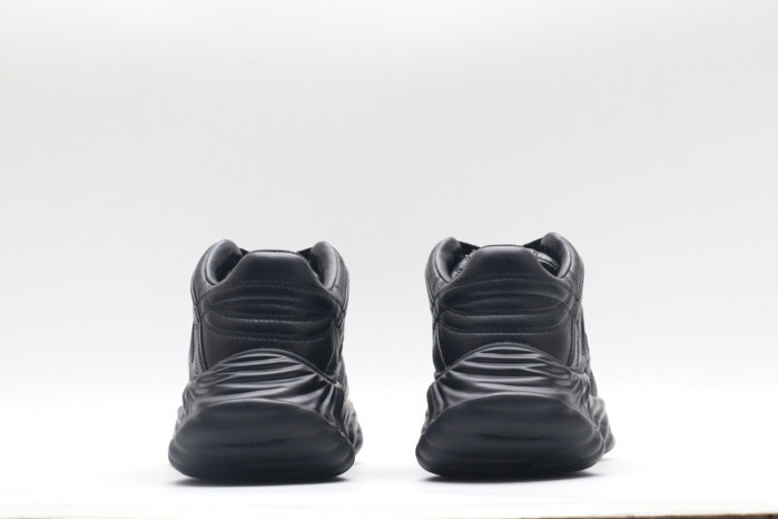 G*u*i* trainer sneaker120