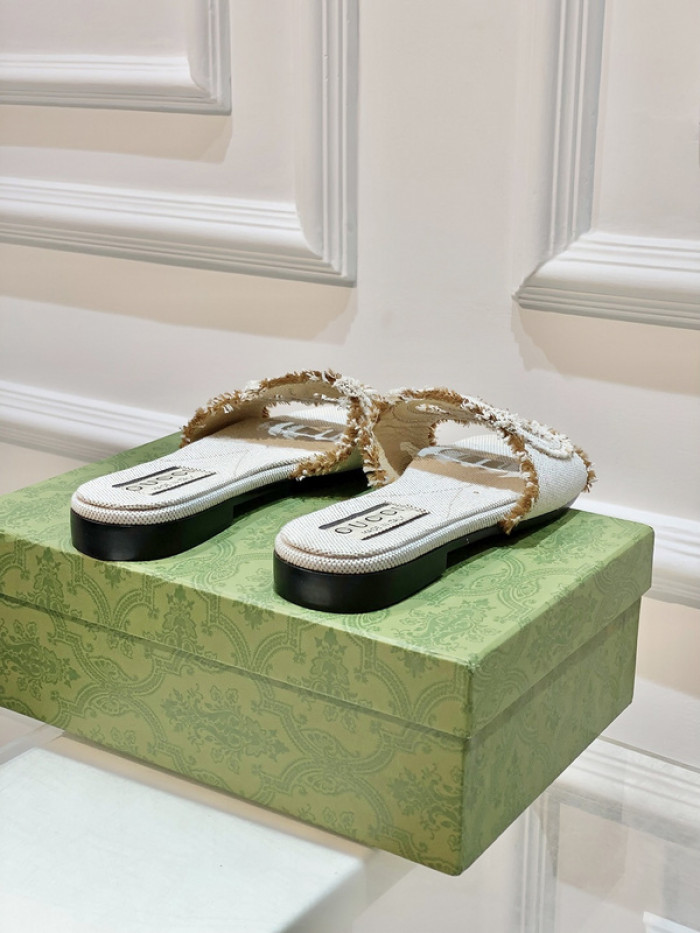 G*u*i* sandal 206