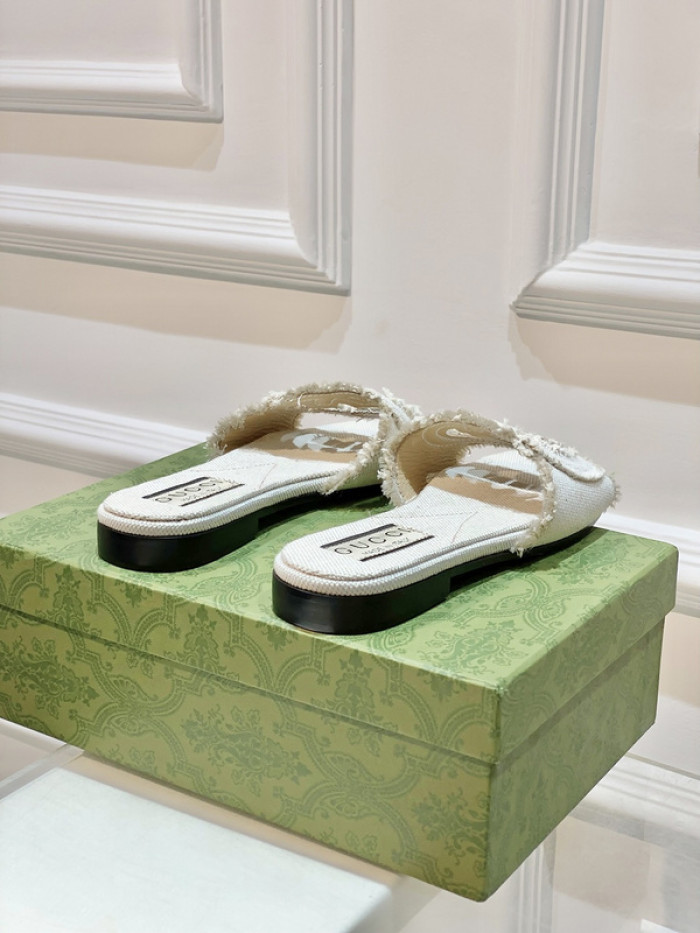 G*u*i* sandal 208