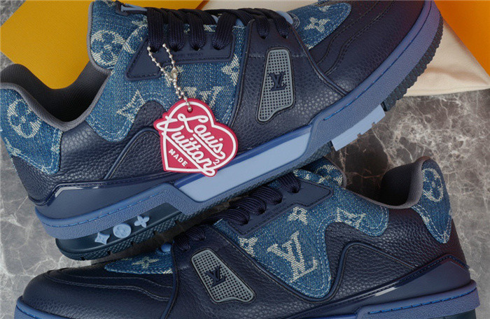 LV SNEAKER LV-000276